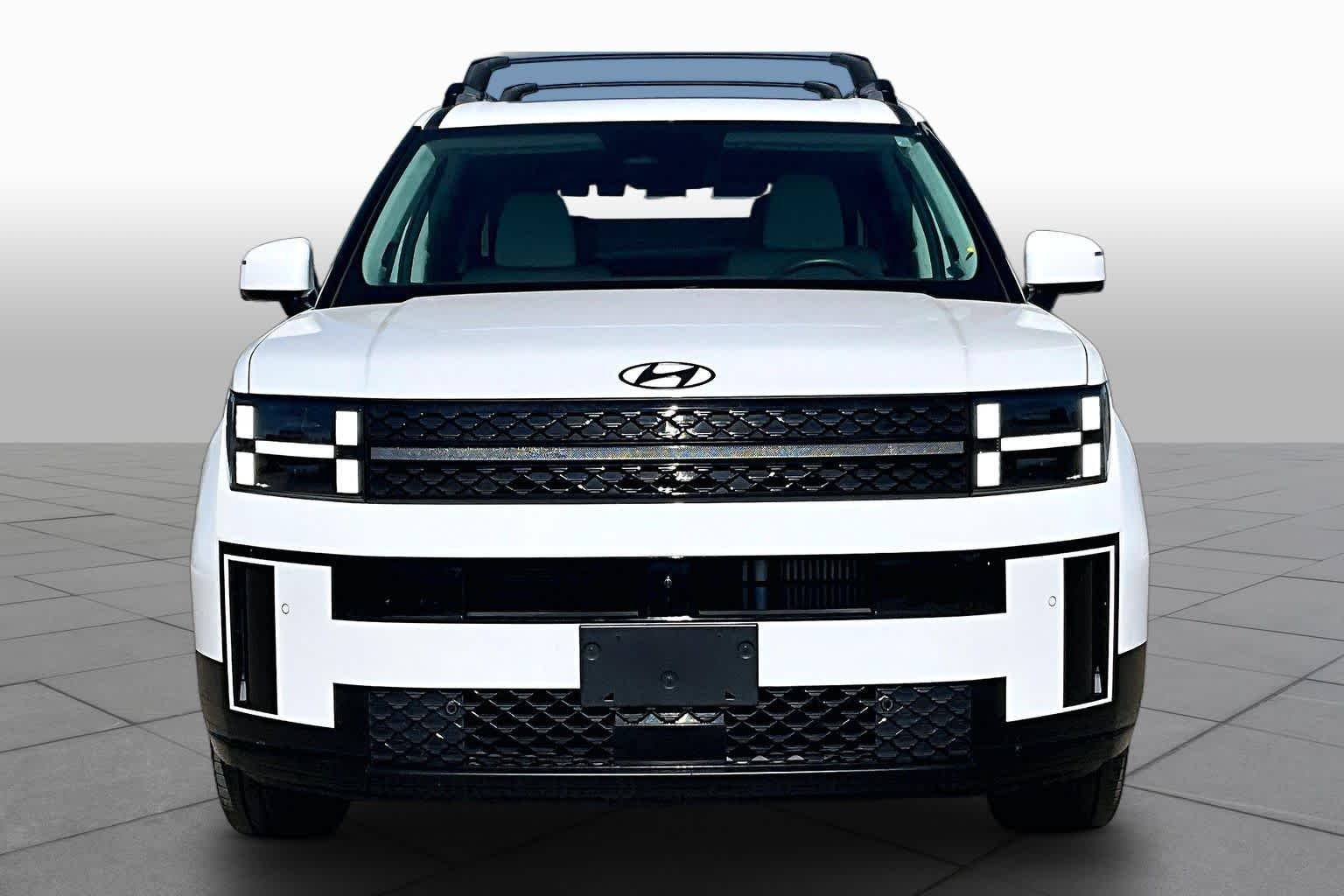 Used 2025 Serenity White Hyundai Calligraphy image 4
