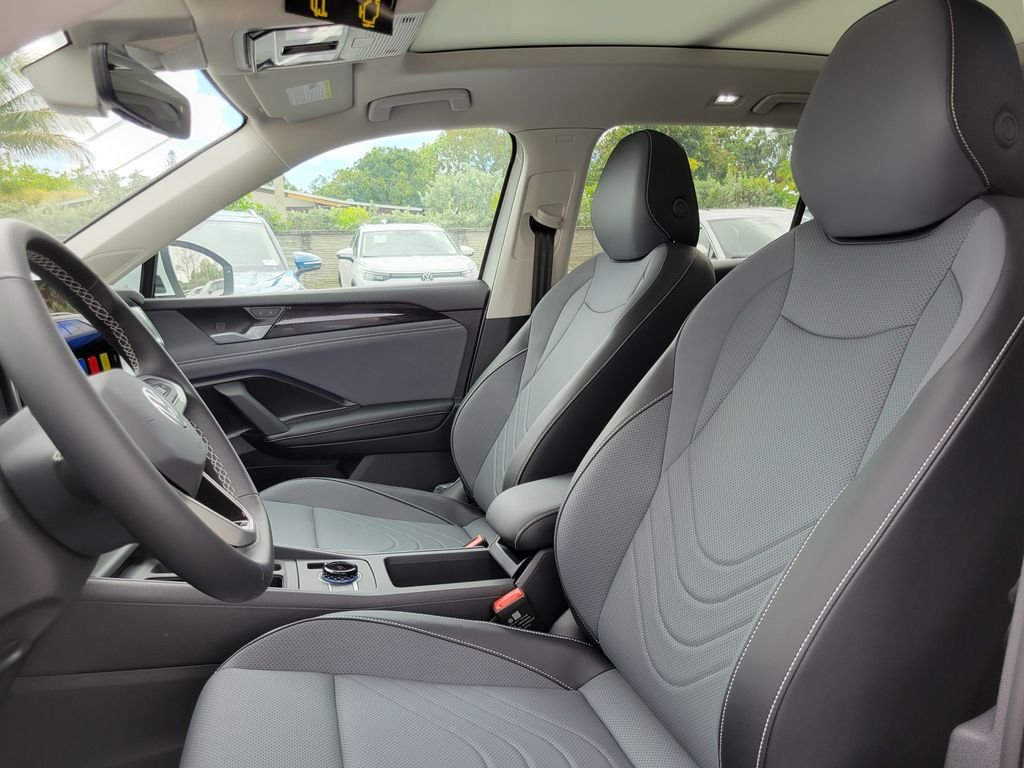 New 2026 White/off-white Volkswagen 2.0T SE image 9