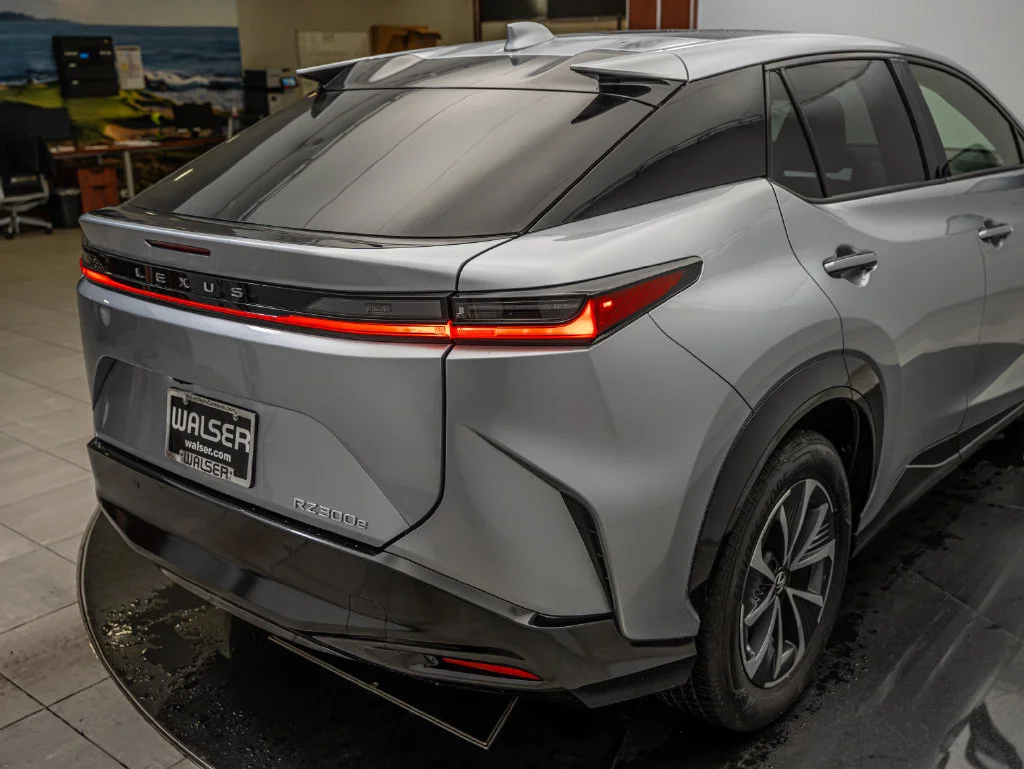 Certified Used 2024 IRIDIUM Lexus 300e Premium image 15