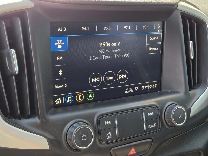 Used 2021 Blue Emerald Metallic GMC SLE image 17