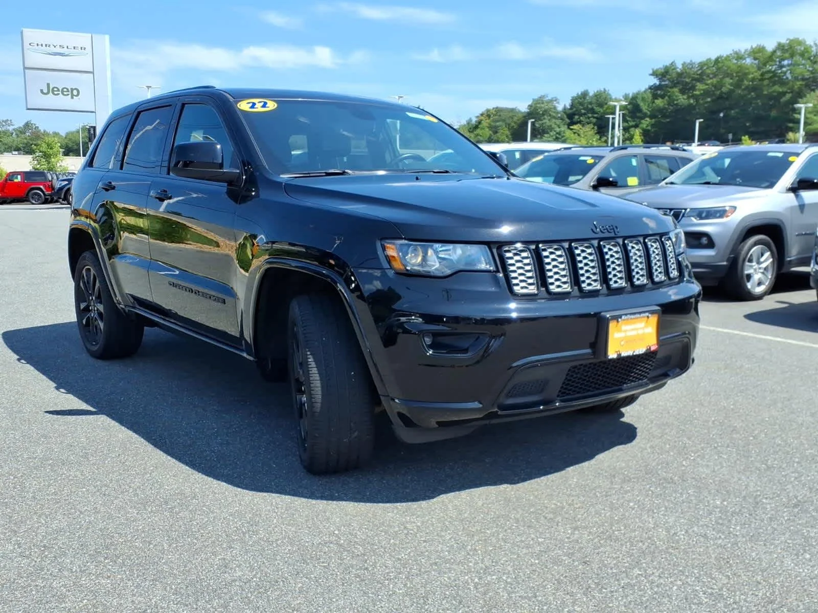 Certified Used 2022 Diamond Black Crystal P/C Jeep Laredo X image 5