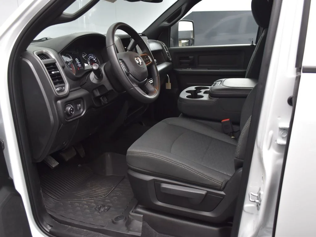 New 2026 Bright White Clearcoat RAM Tradesman image 7