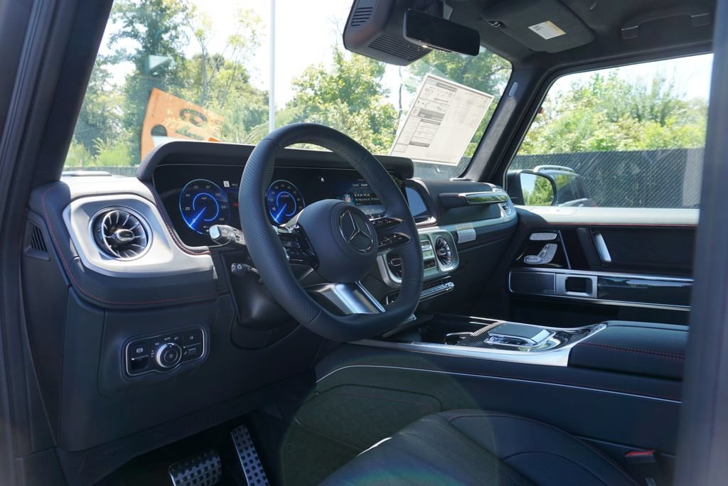 New 2027 MANUFAKTUR Night Black Magno Mercedes-Benz G 580 image 14
