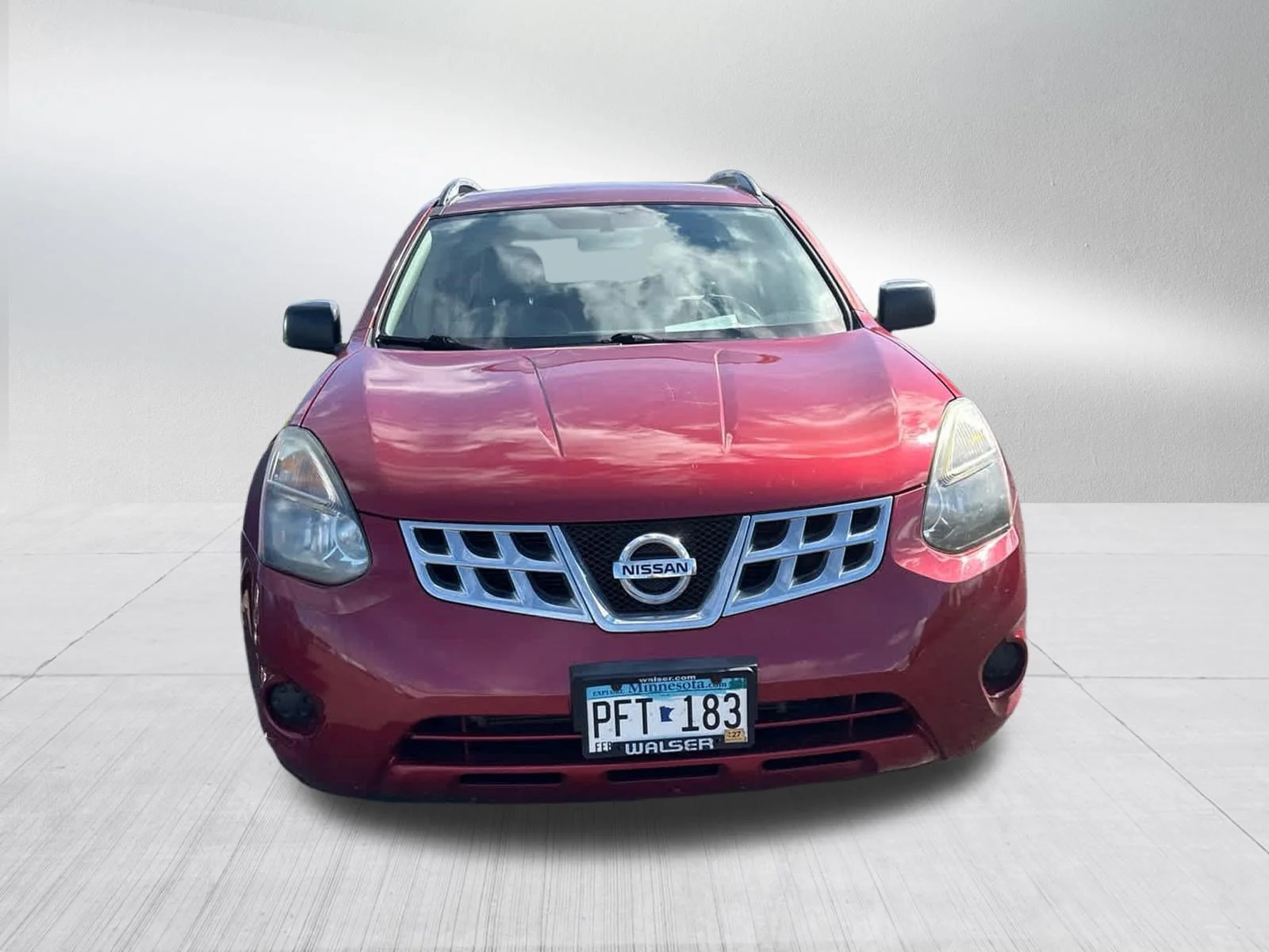 Used 2014 Cayenne Red Nissan S image 5