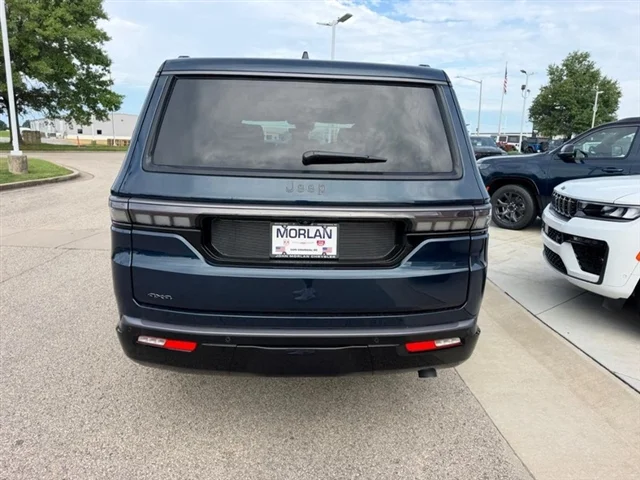 New 2026 Fathom Blue Pearl-Coat Exterior Paint (Late Availability) Jeep Limited Reserve image 5