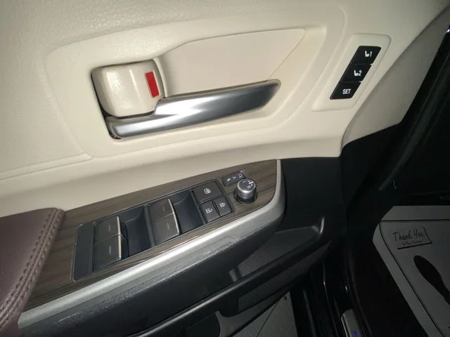 Used 2023 Black Toyota Platinum image 13