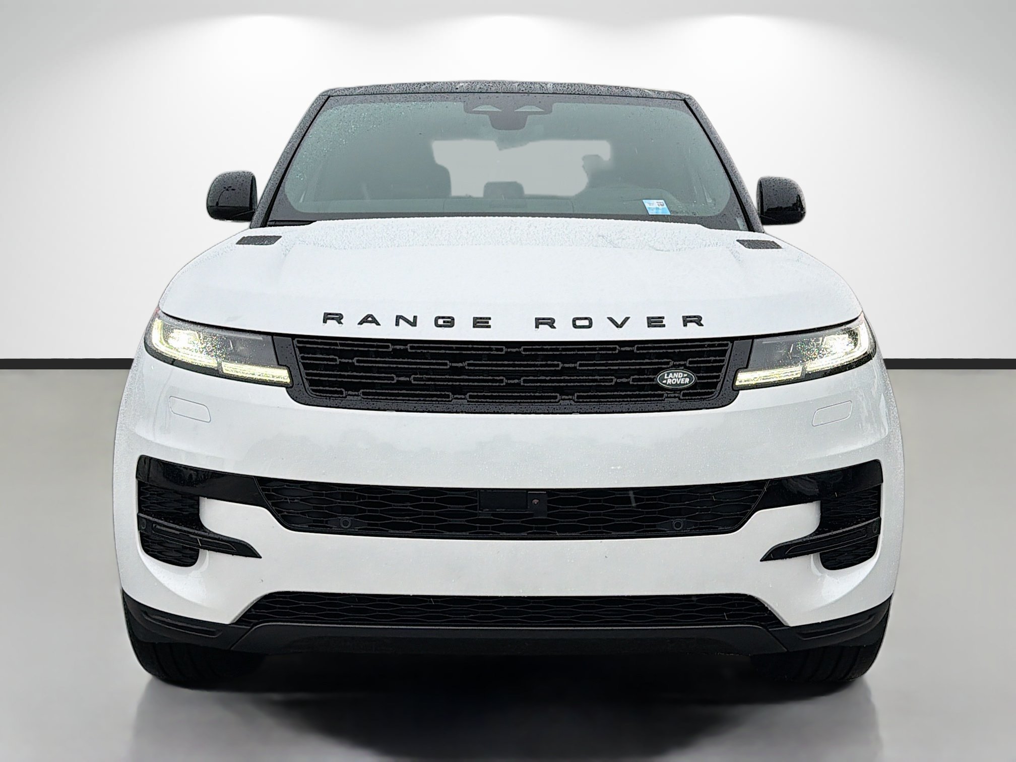 New 2026 Ostuni Pearl White Land Rover SE image 8