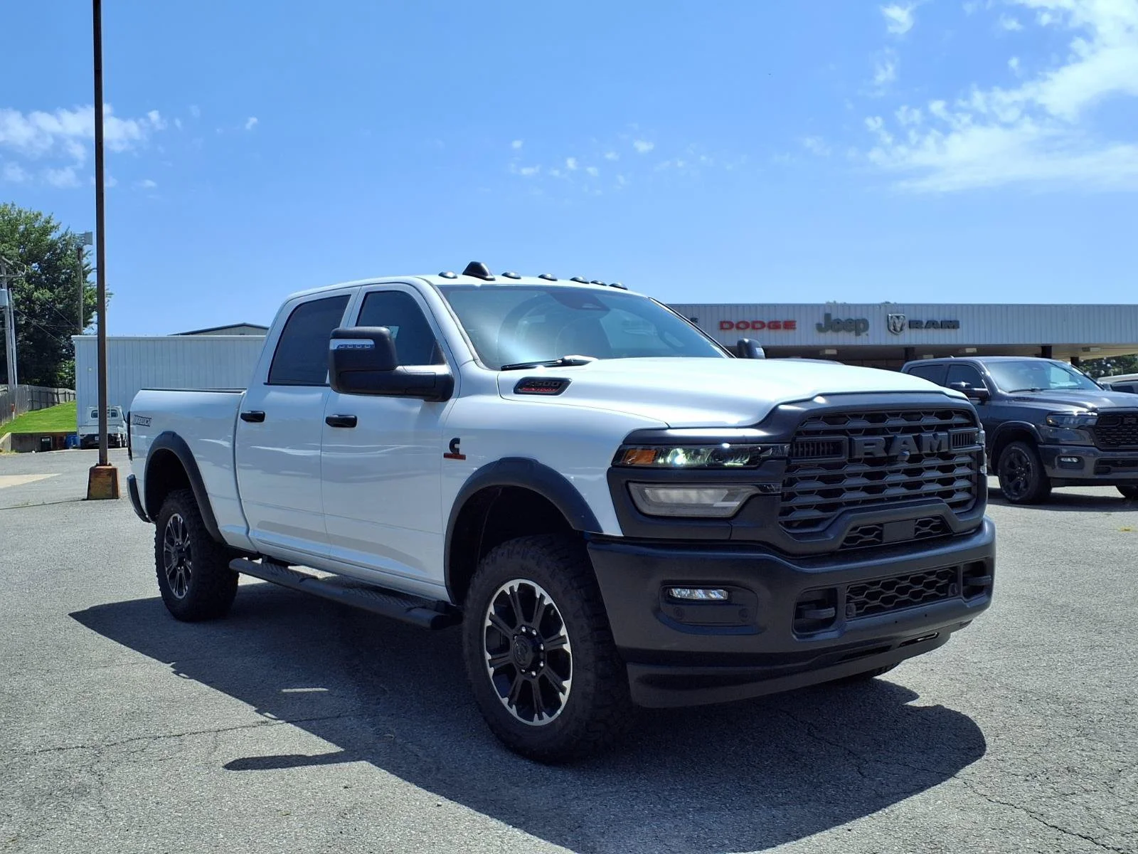 New 2026 Bright White Clear-Coat Exterior Paint RAM Warlock image 19