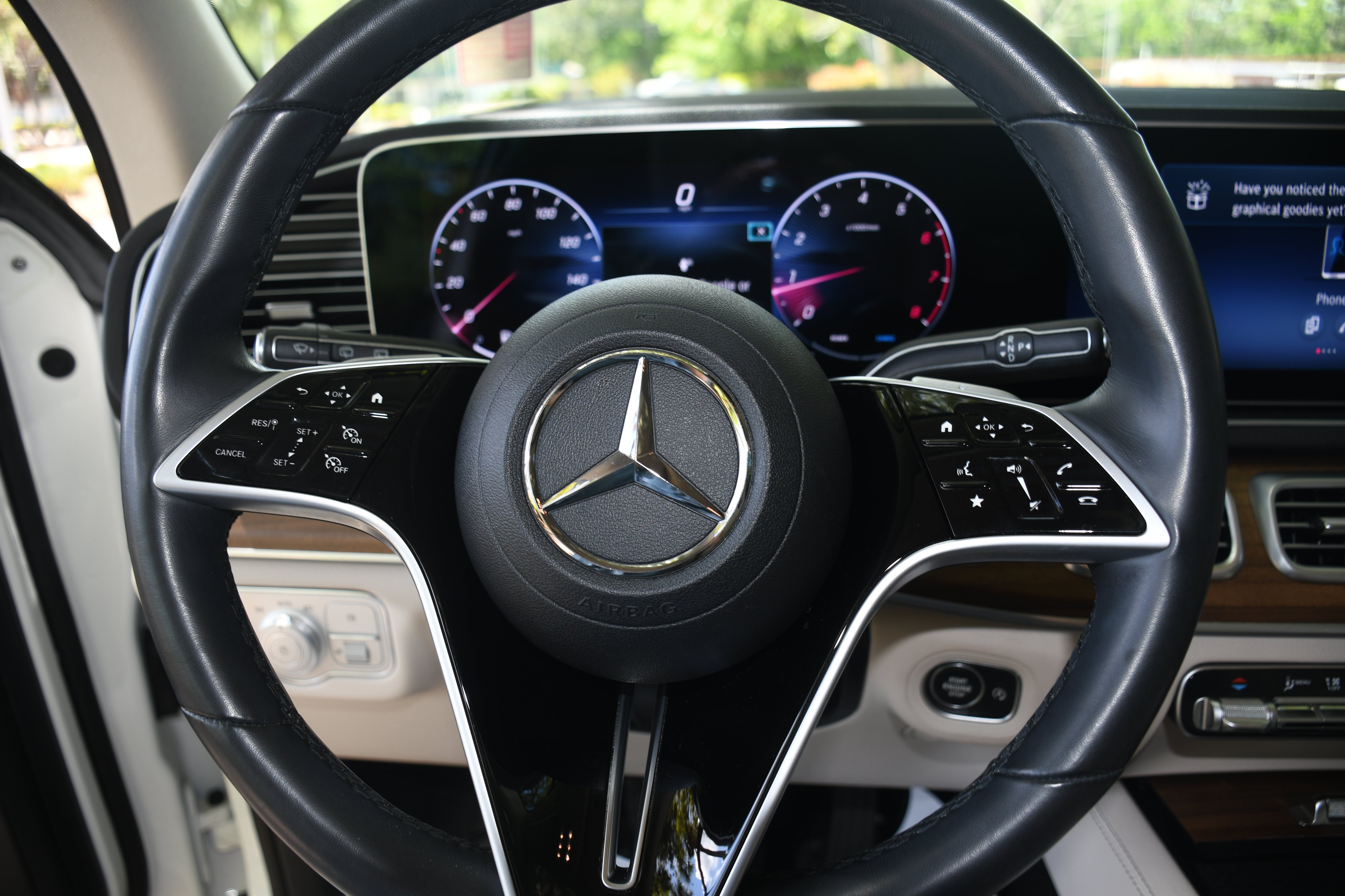 Used 2024 White Mercedes-Benz GLE 450 image 13