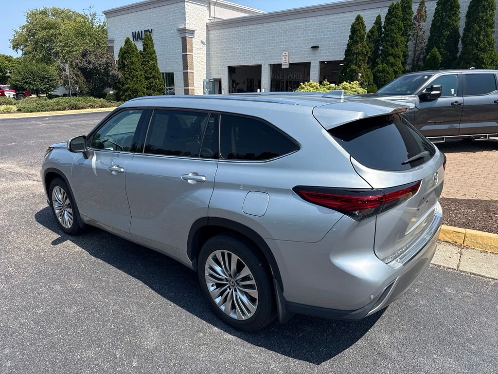 Used 2023 Silver Toyota Platinum image 6
