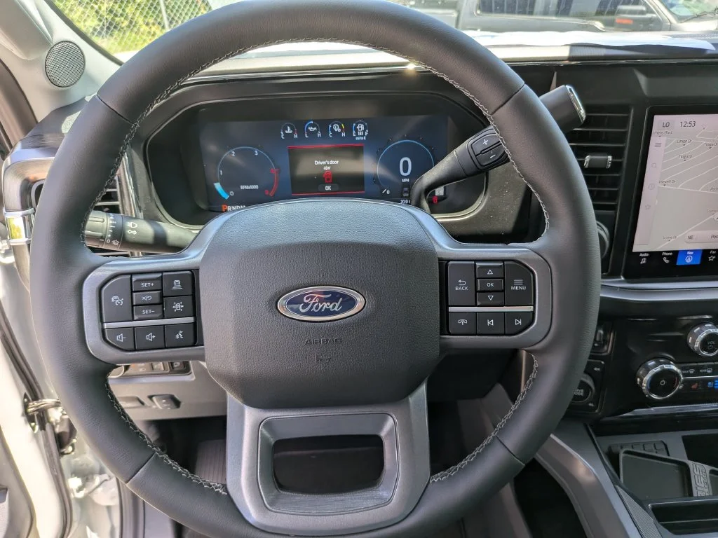 New 2026 Star White Metallic Tri-Coat Ford F-250® Lariat® image 41