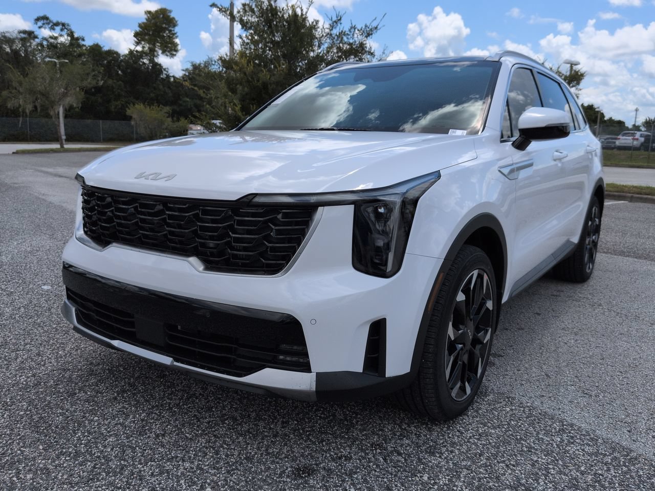 New 2026 Glacial White Pearl Kia EX image 8