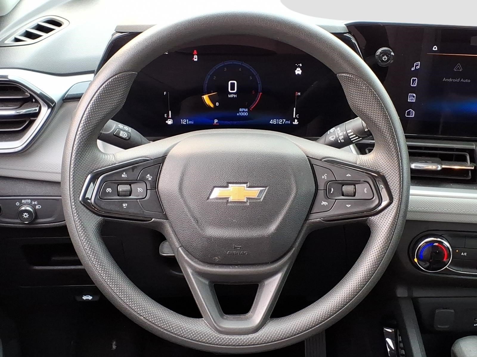 Used 2024 Summit White Gaz Chevrolet LS image 28