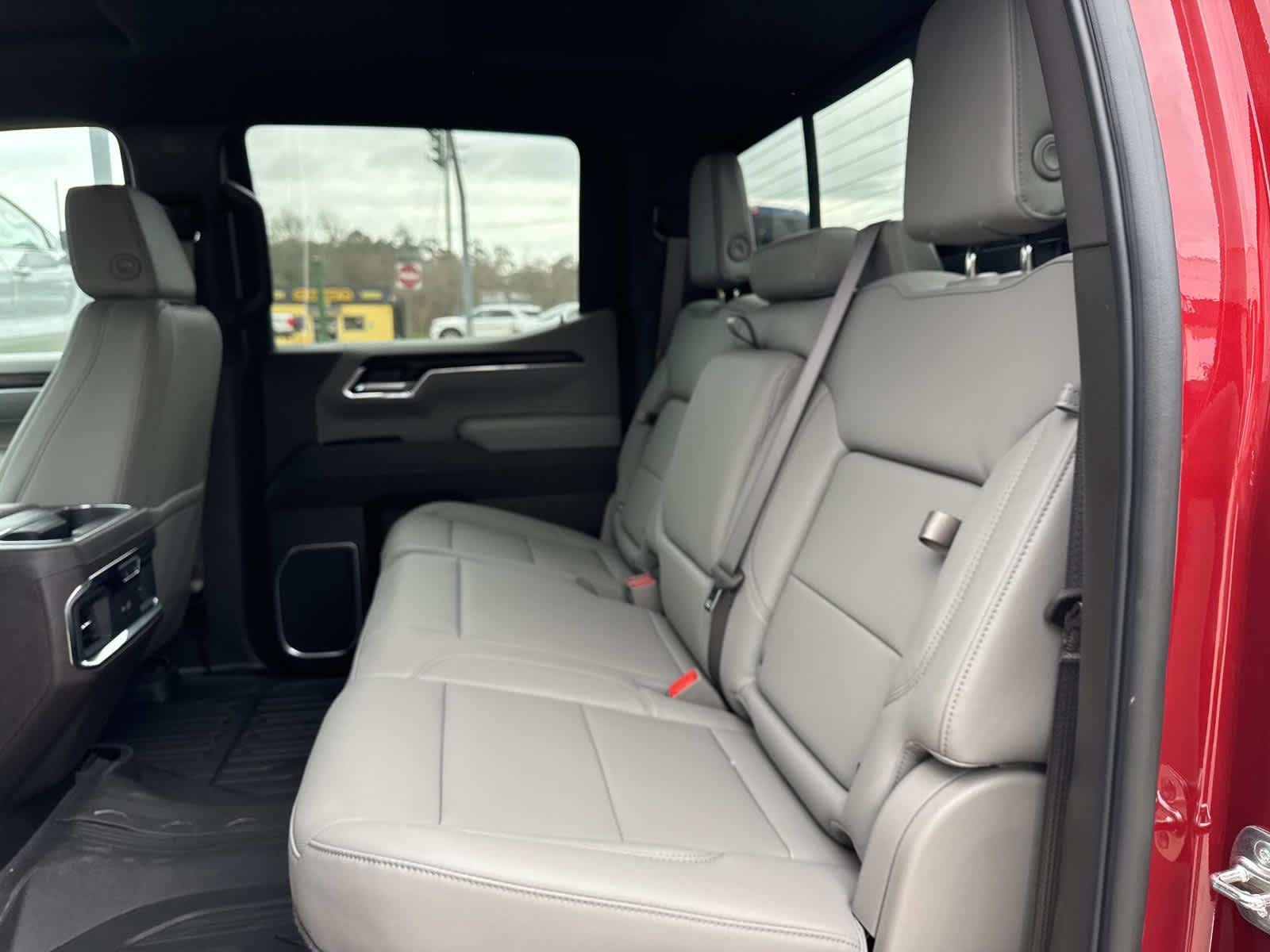 2026 GMC Sierra 1500 SLT - Photo 8