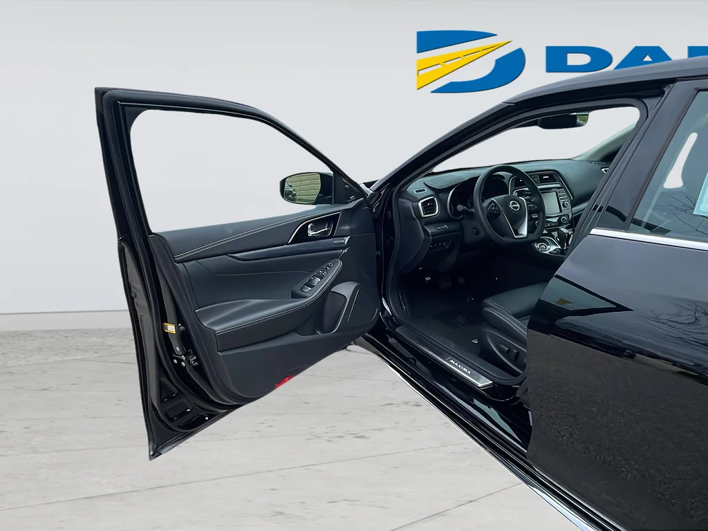 Used 2023 Black Nissan Platinum image 35