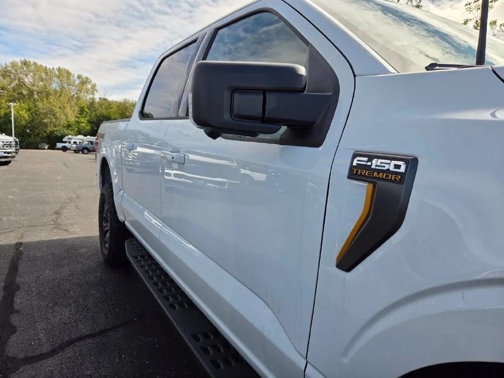 New 2026 Oxford White Ford Tremor® image 27