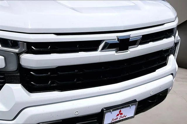 Used 2024 White Chevrolet RST image 29