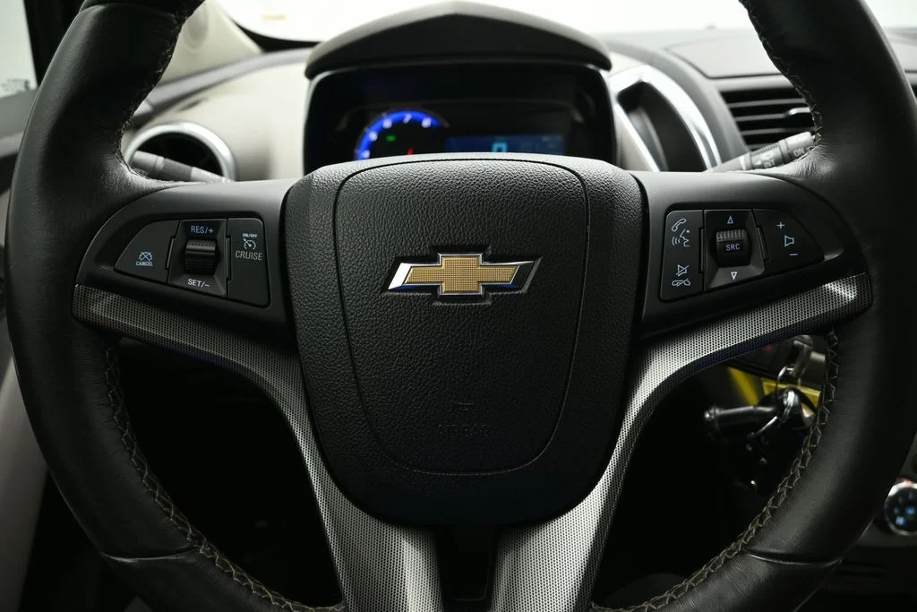 Used 2016 Summit White Chevrolet LTZ image 24
