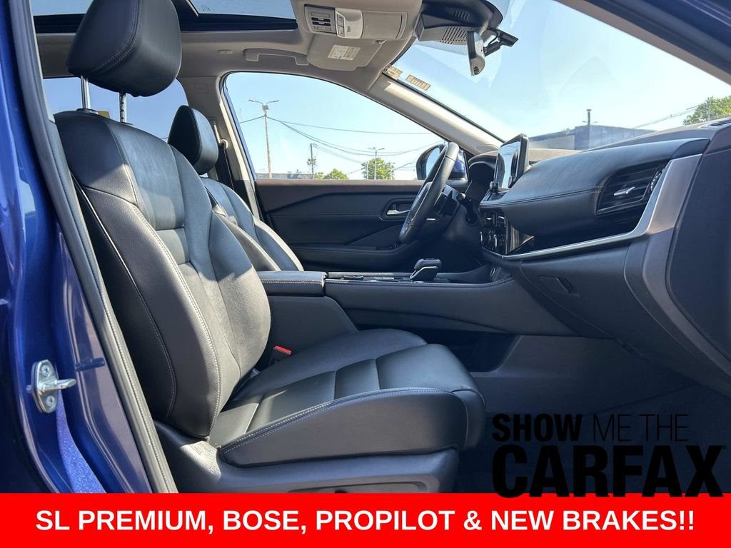 Used 2023 Blue Nissan SL image 19