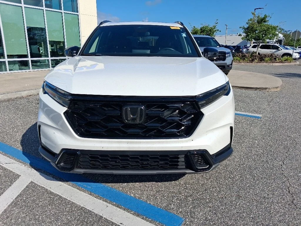 Used 2024  Honda Sport image 2