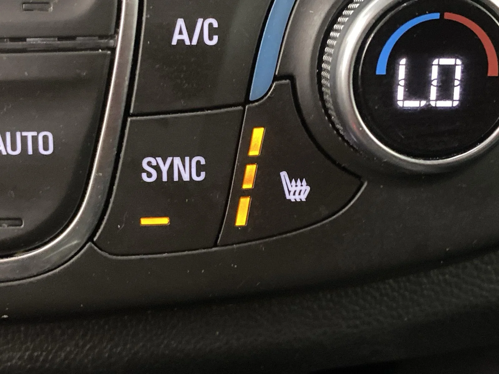 Used 2019 Silver Ice Metallic Chevrolet Premier image 22