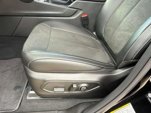 New 2025 Black Jeep Altitude X image 10