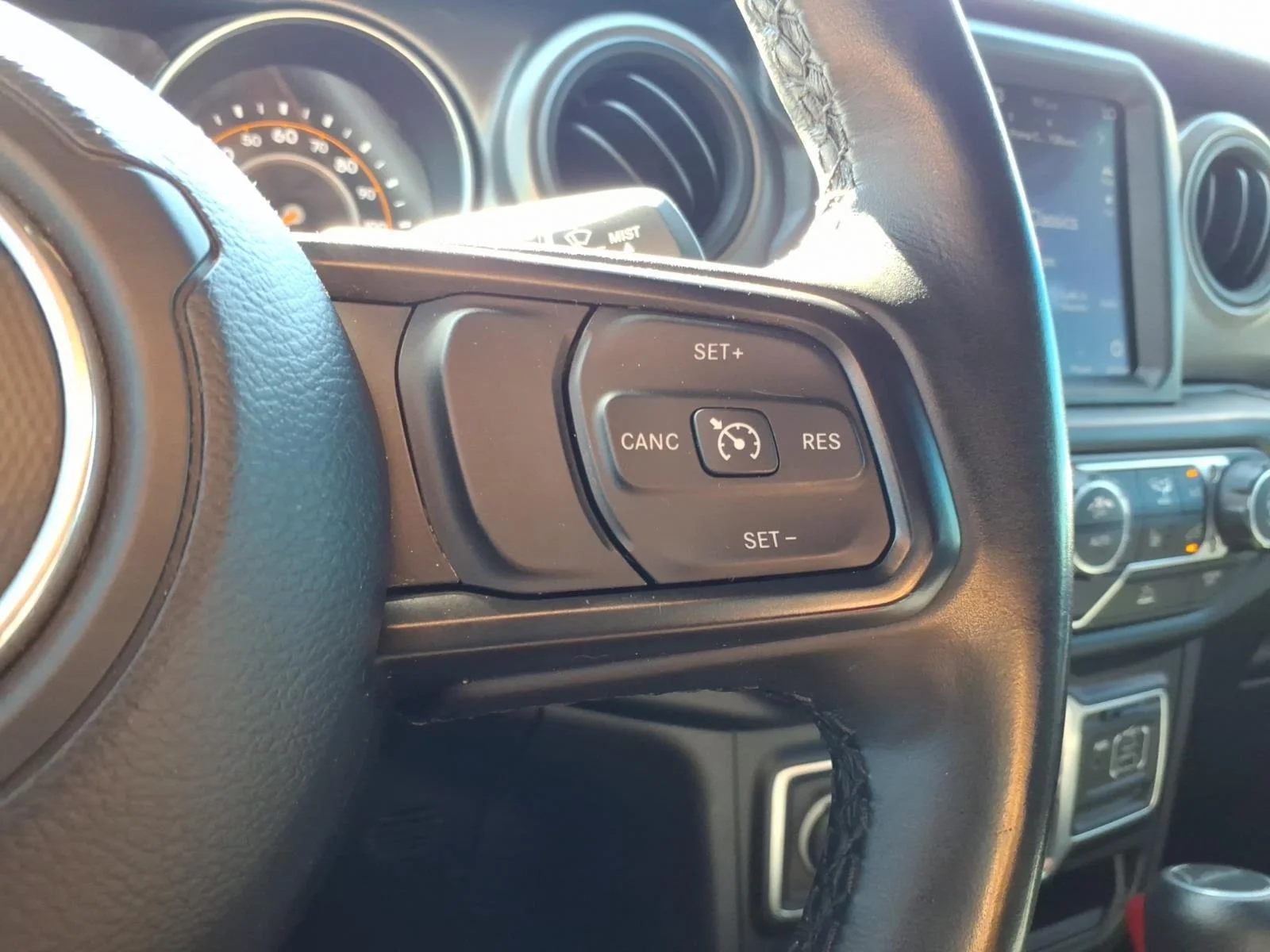 Used 2022 Bright White Clearcoat Jeep Sport S image 28