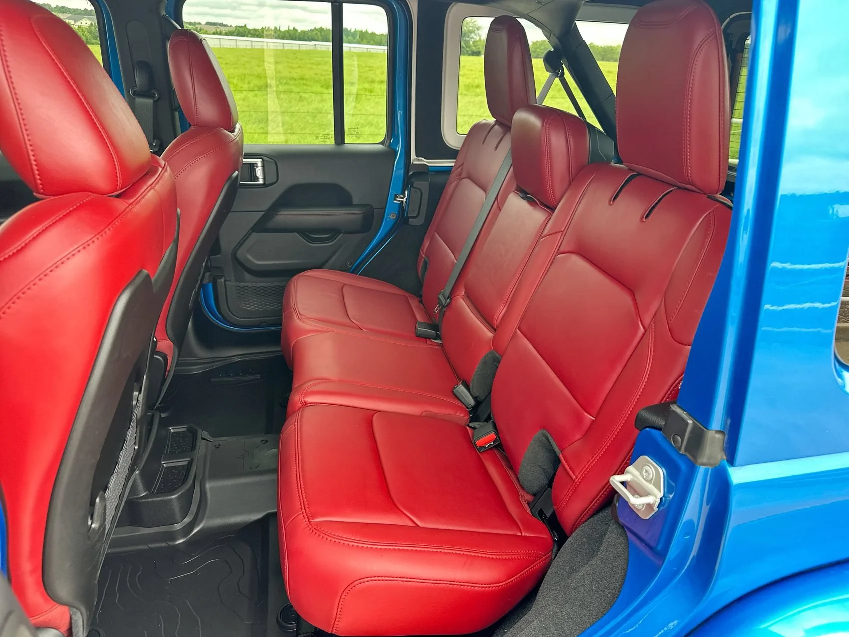 Used 2024 Hydro Blue Pearlcoat Jeep Rubicon 392 image 22