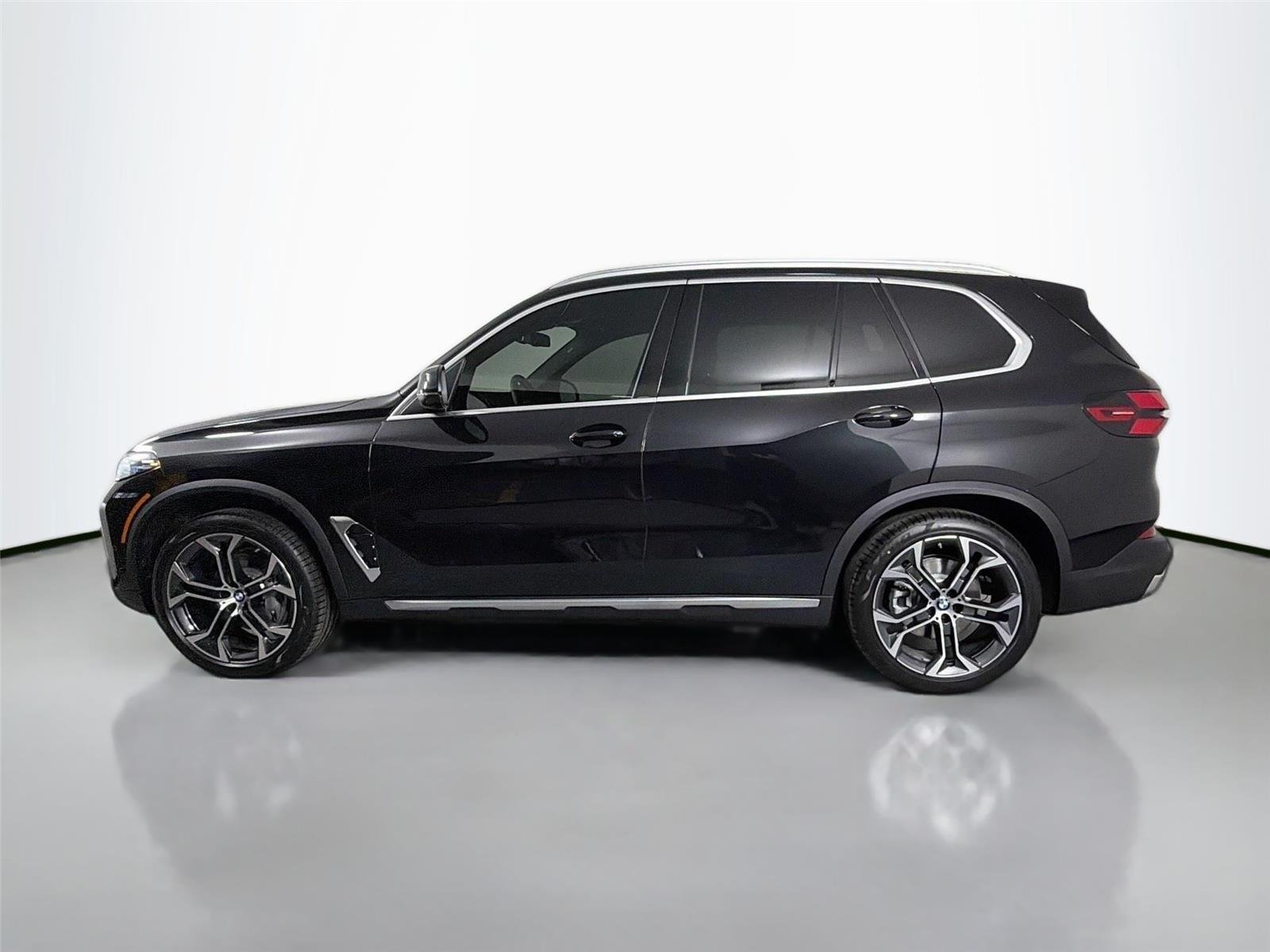 New 2026 Black Sapphire Metallic BMW sDrive40i image 15