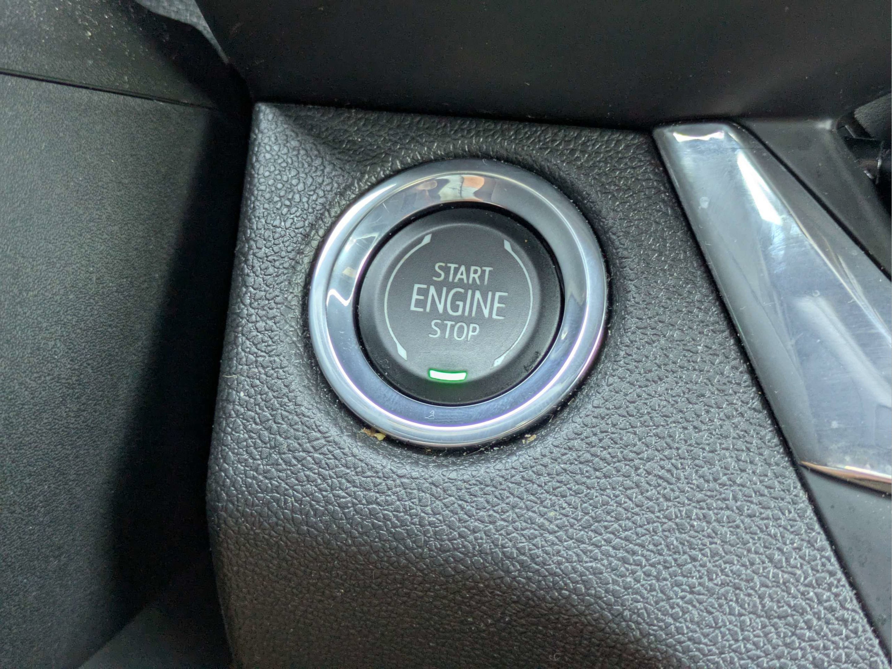 Used 2026 Summit White Buick Preferred image 28