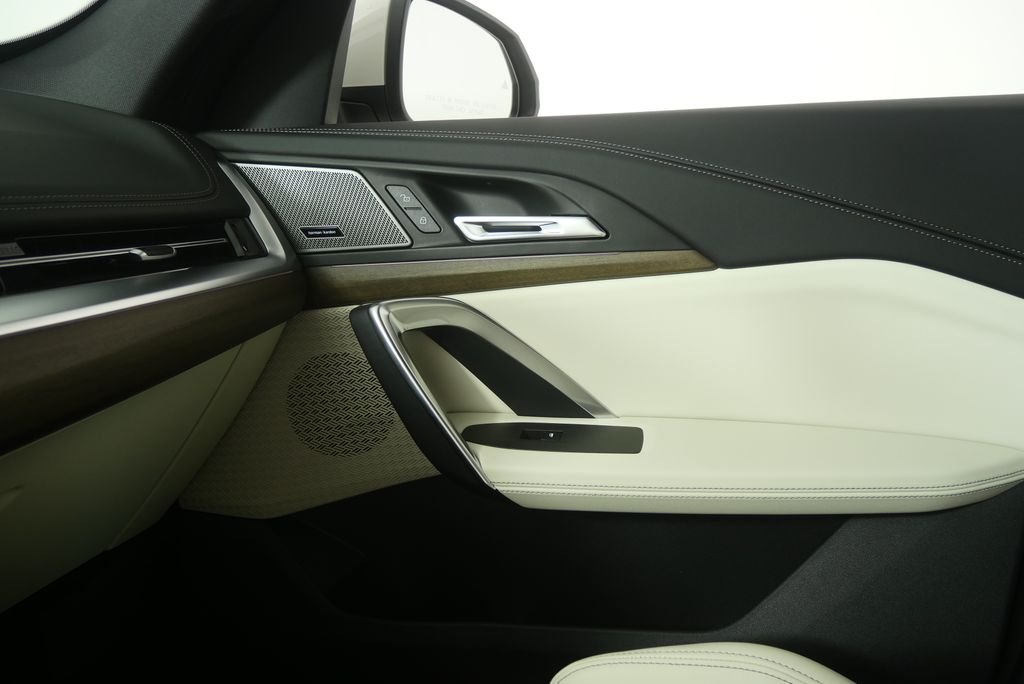 New 2026 Alpine White BMW xDrive28i image 24