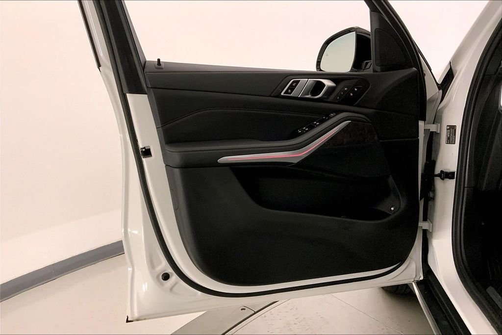 Used 2023 Mineral White Metallic BMW  image 24