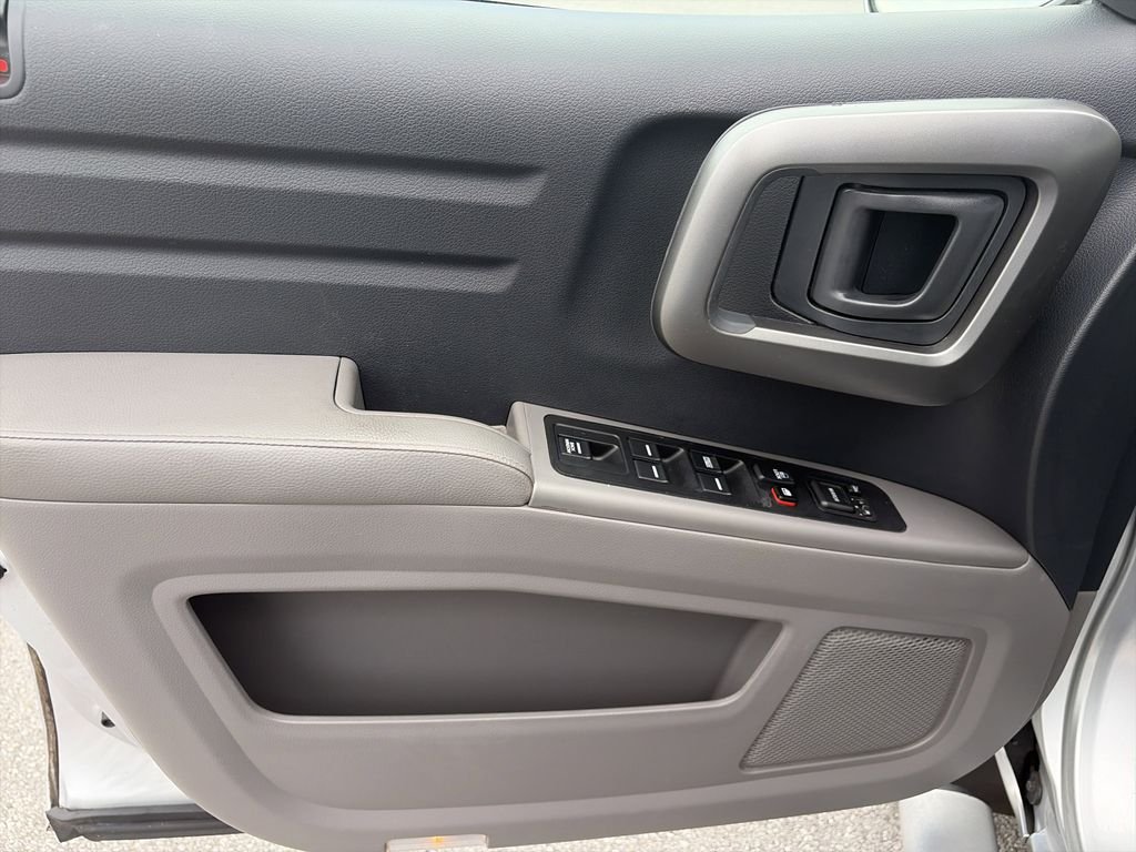 Used 2012 Silver Honda RTL image 18