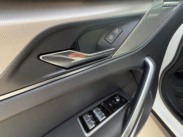 2025 Jaguar F-PACE R-Dynamic S - Photo 11