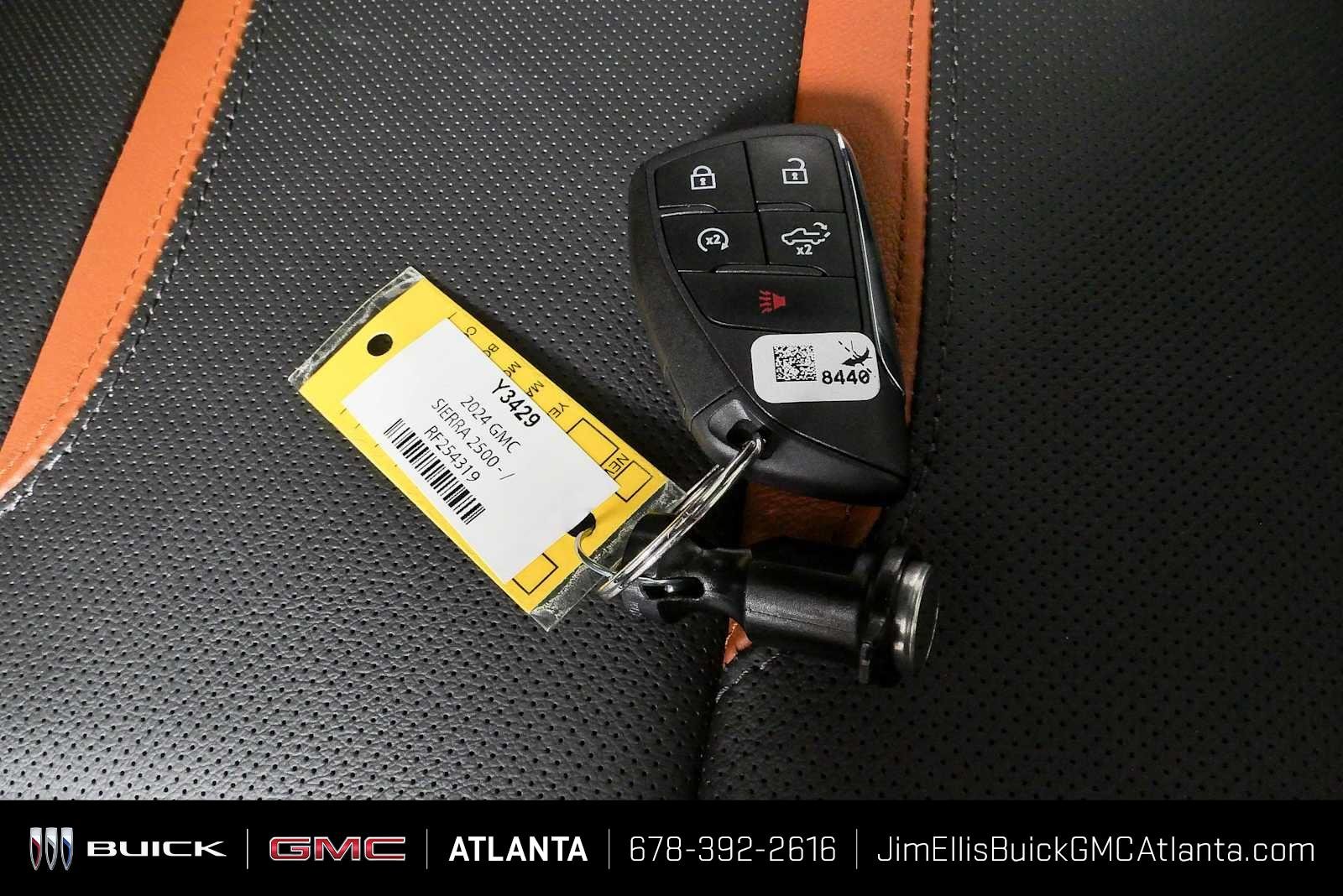 2024 GMC Sierra 2500HD AT4 - Photo 25