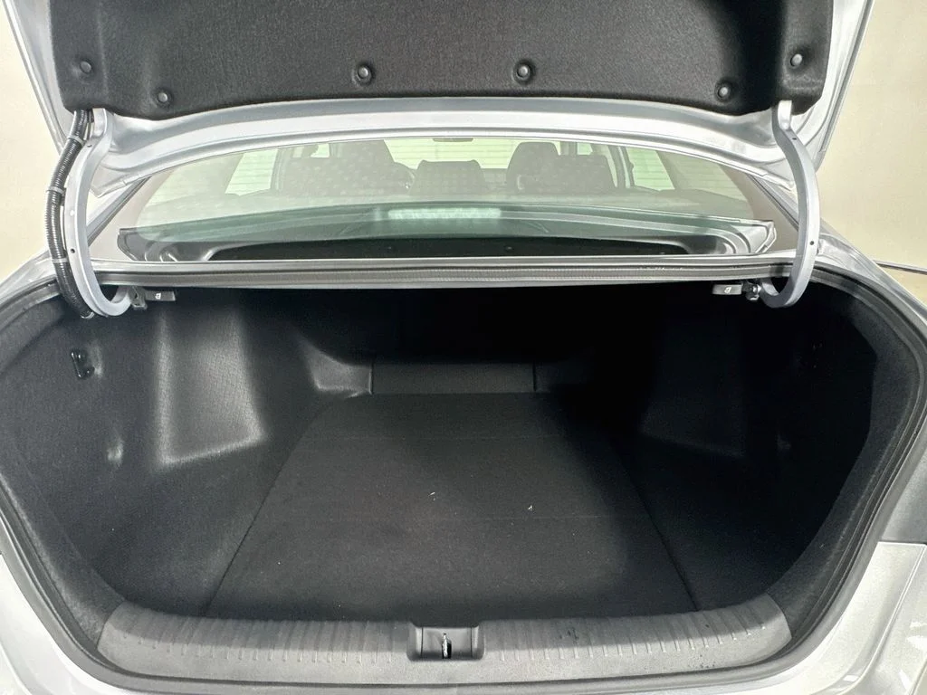 Used 2026 Silver Honda SE image 32