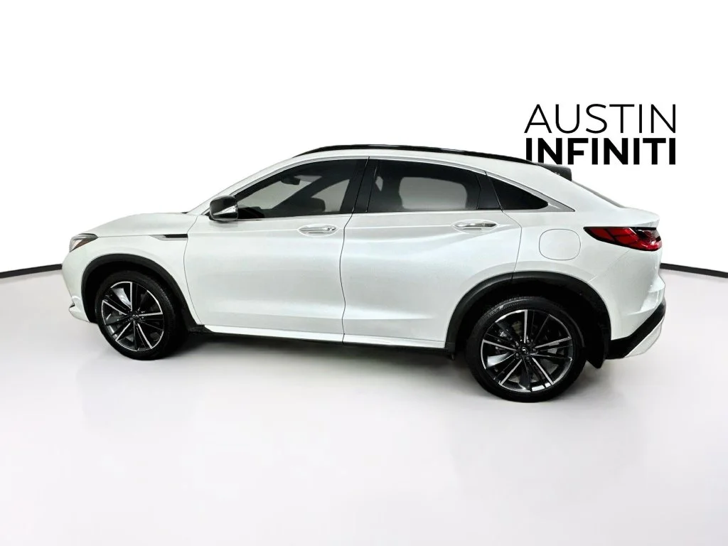 Certified Used 2025 White INFINITI LUXE image 6