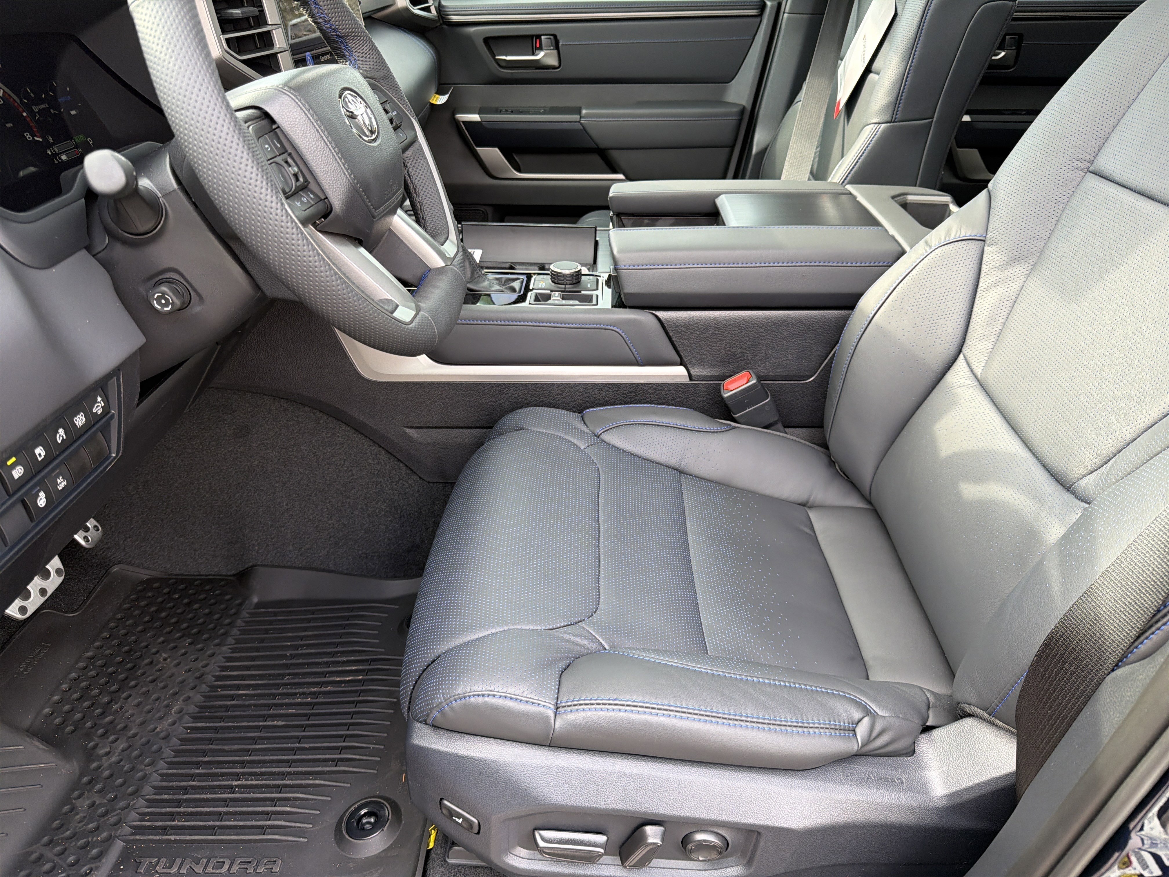 2026 Toyota Tundra Platinum - Photo 19