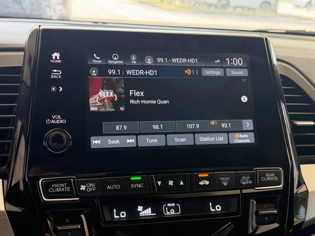 Used 2023 Red Honda Touring image 7