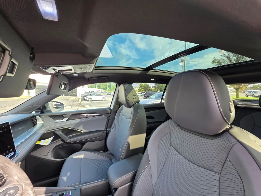 New 2026 Opal White w/Deep Black Roof Volkswagen 2.0T SE R-Line Black image 14