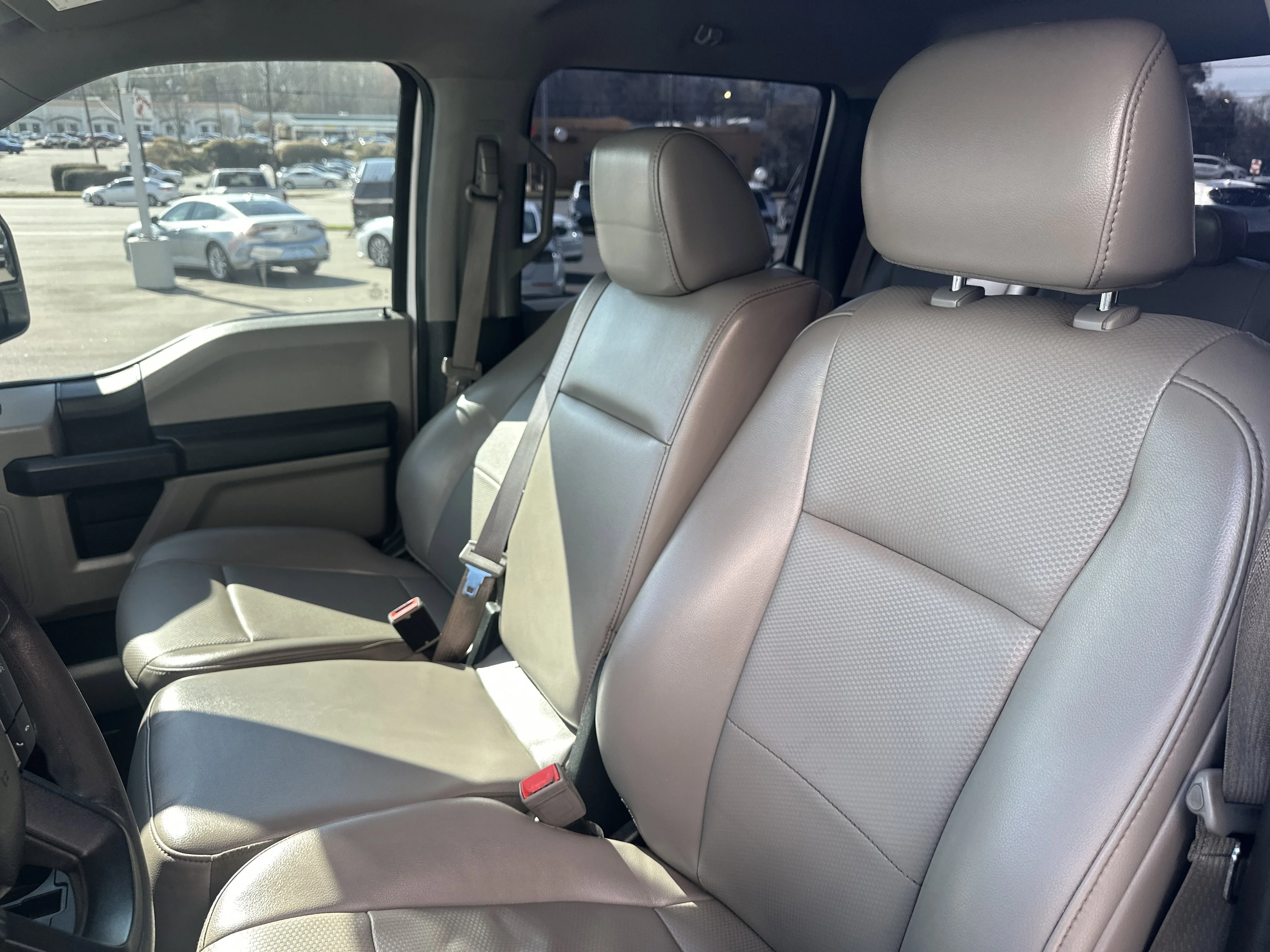 Used 2019  Ford  image 16