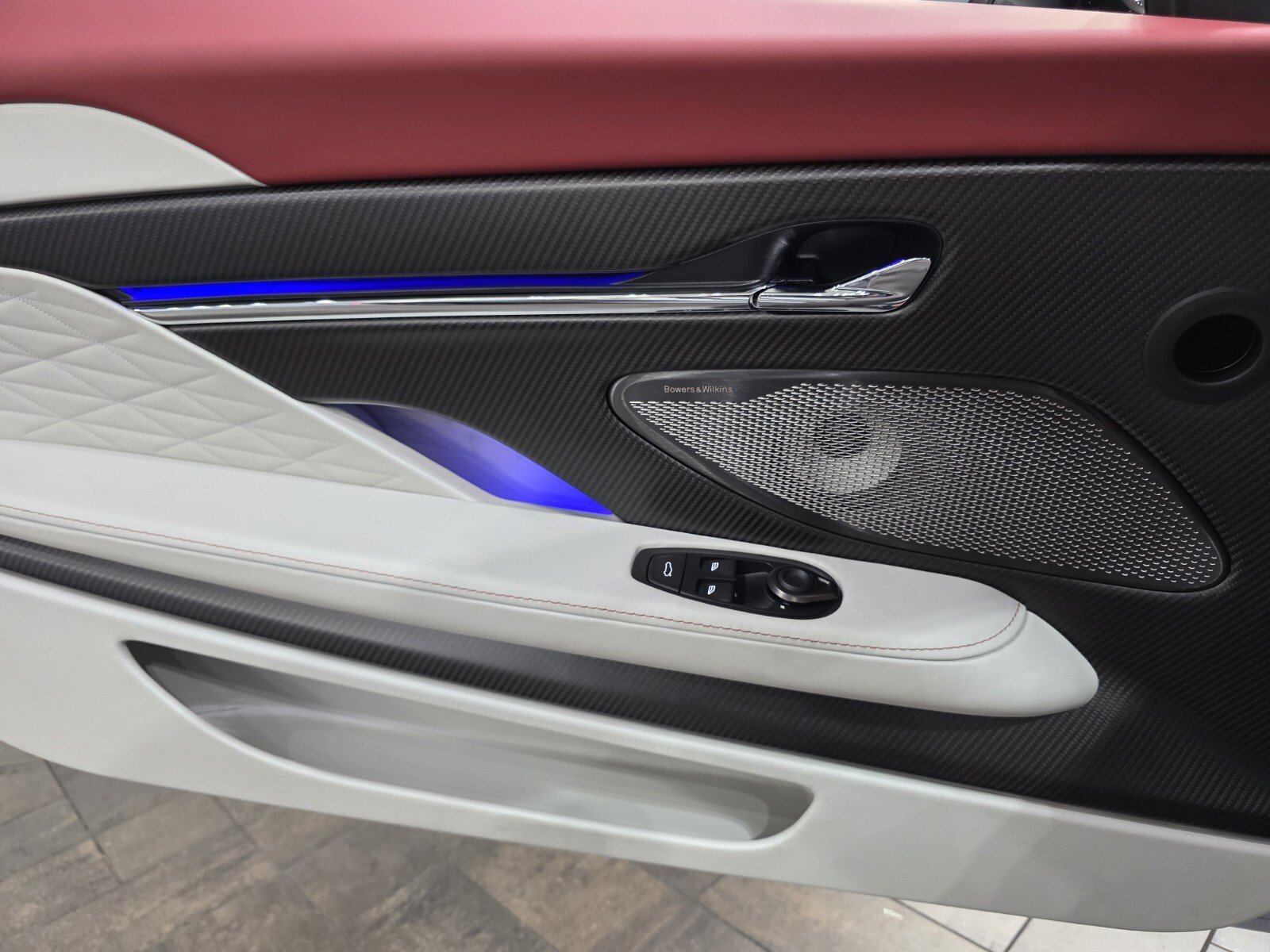 2026 Aston Martin DB12 Base - Photo 16