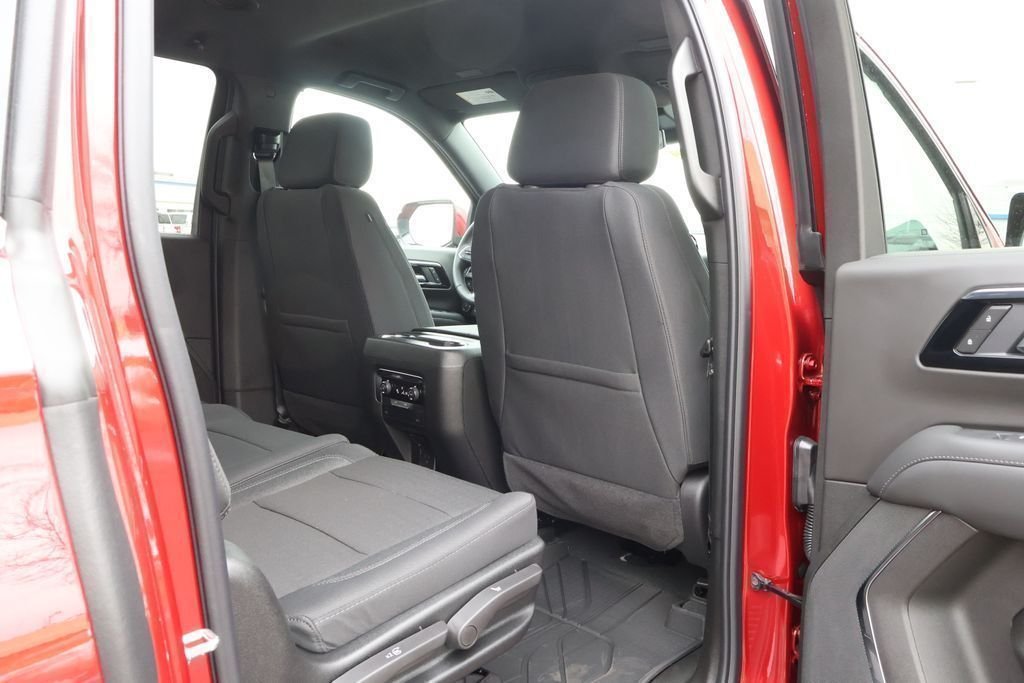 2026 Chevrolet Suburban LS - Photo 38