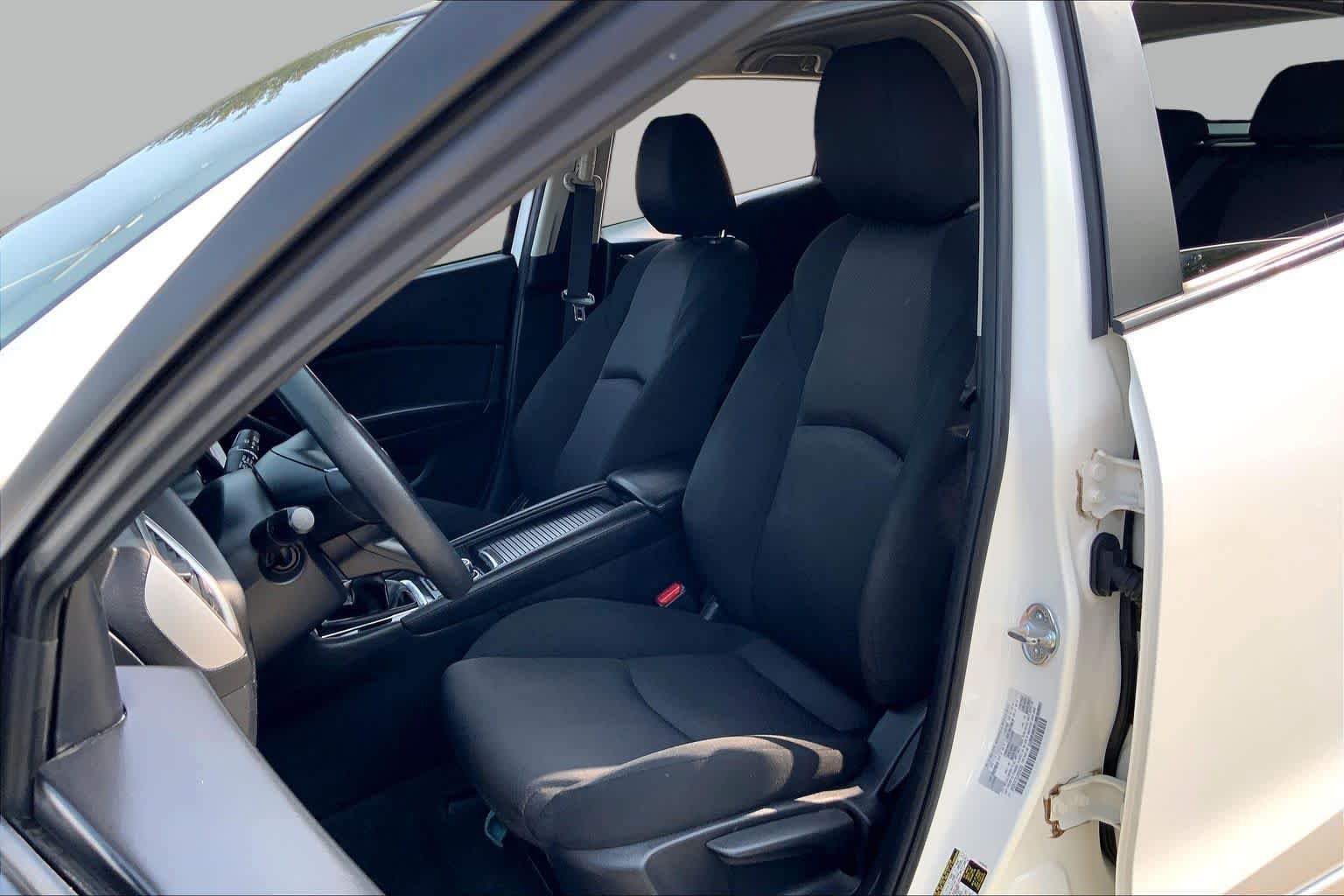 Used 2018 Snowflake White Pearl Mica Mazda Sport image 8