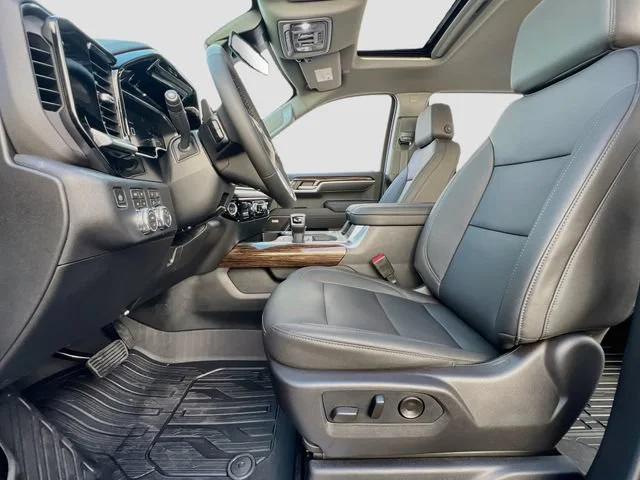 New 2026 Onyx Black GMC Elevation image 15