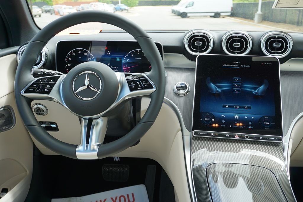 Used 2026 Graphite Grey Metallic Mercedes-Benz GLC 300 image 23