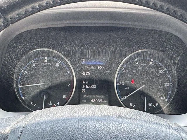 Used 2018 Silver Toyota XLE image 30