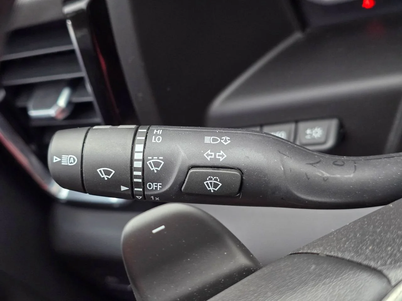 Used 2023 Onyx Black GMC Denali image 20