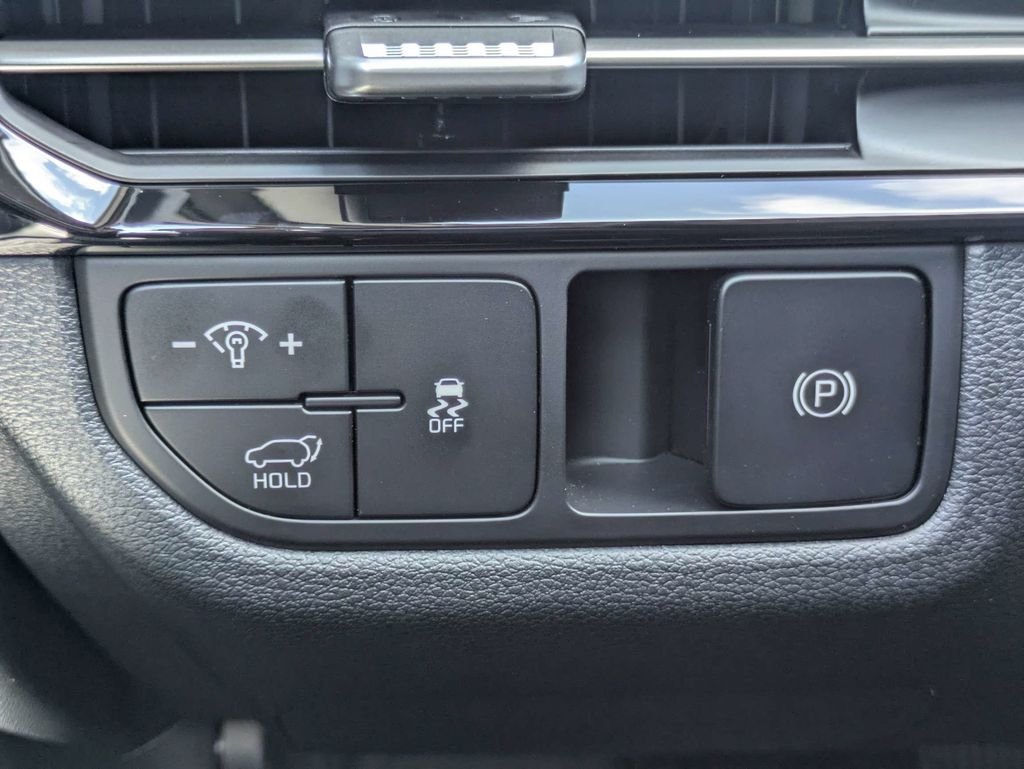 New 2026 Glacial White Pearl Kia EX image 24
