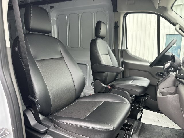 New 2026 Oxford White Ford Cargo Van image 25